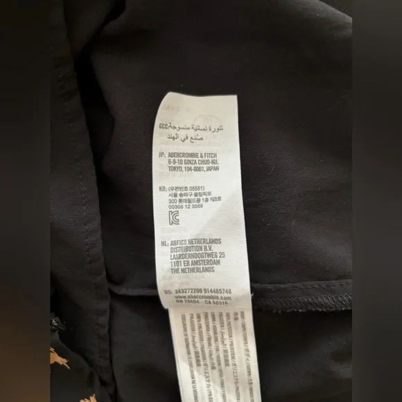 Hollister Mini Wrap Skirt Black and Cream Floral Pattern High Waist SZ L - Picture 9 of 13